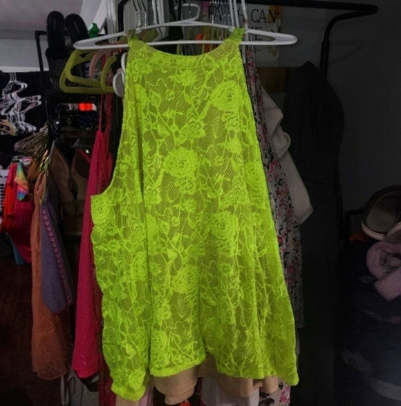 Torrid 3x lace highneck tank neon lime - Picture 3 of 6
